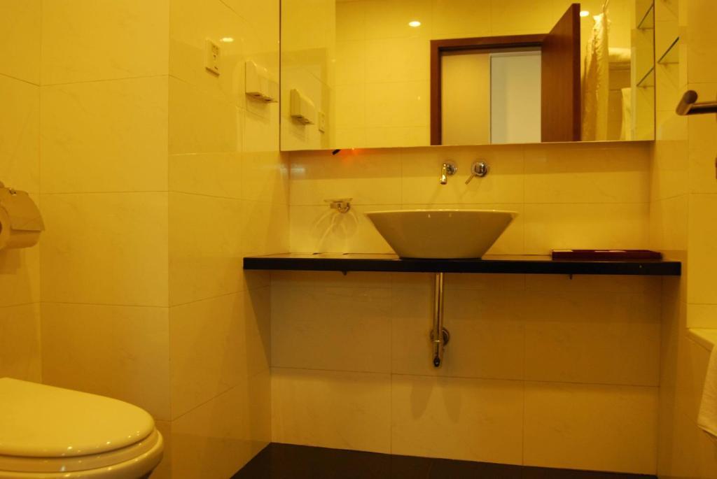 Urban Hotel Шанхай Екстериор снимка