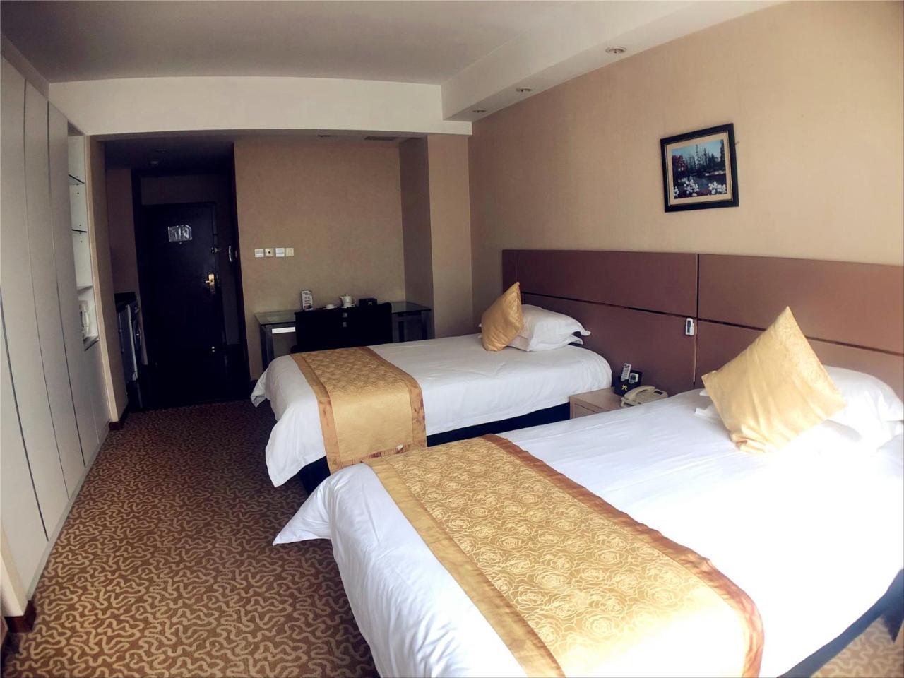 Urban Hotel Шанхай Екстериор снимка